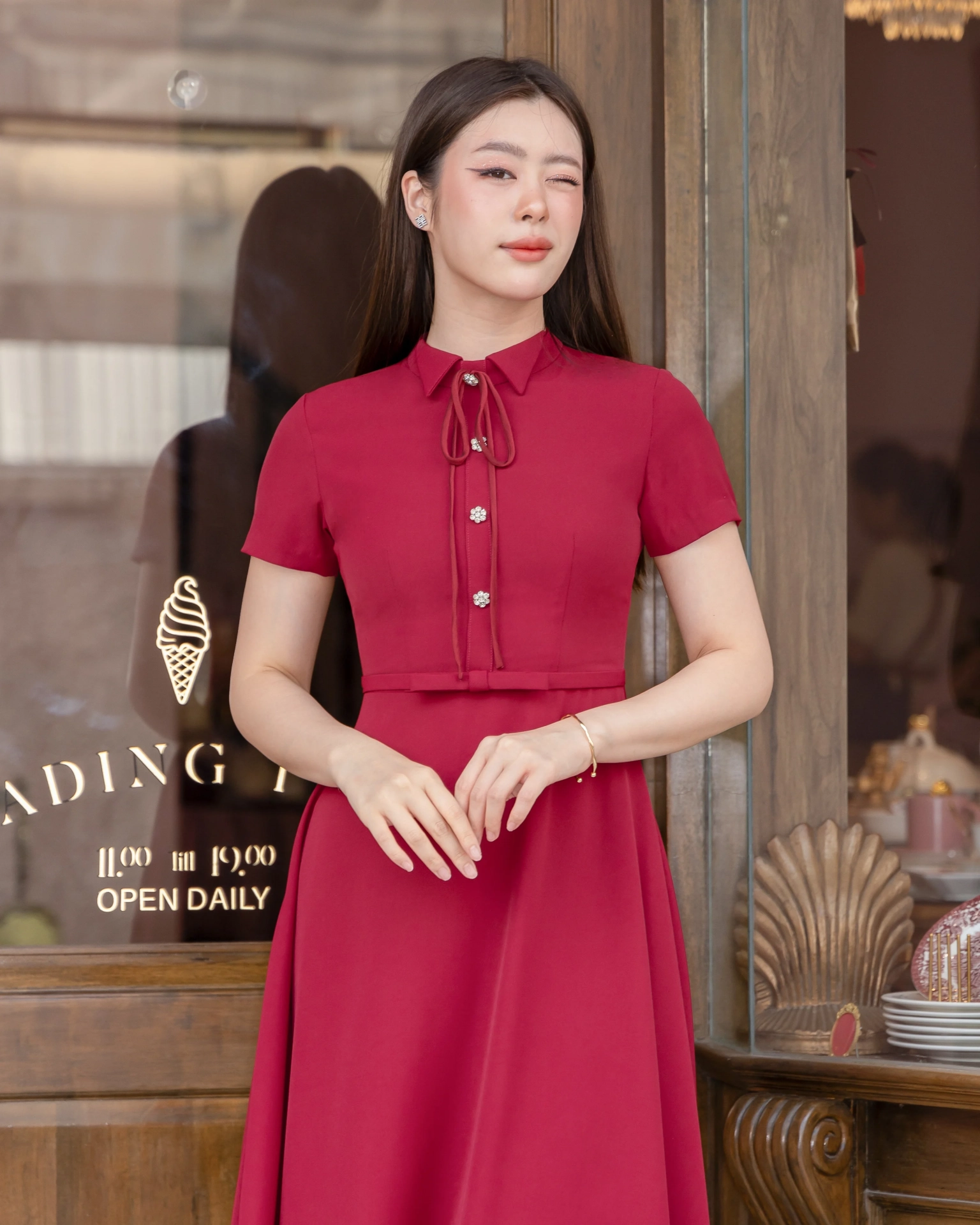 ชุดราตรี ชุดเดรสออกงาน สีแดง | Ivy Dress with a Bow Tie