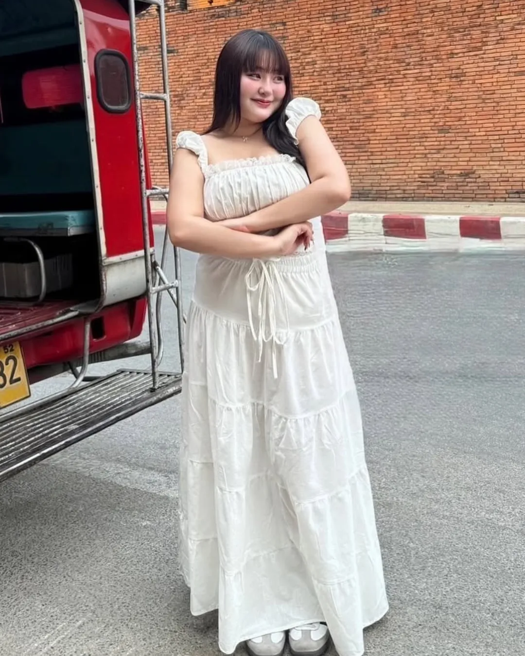 ไอเดีย ชุดราตรีสั้น เรียบหรู ดูแพง “เดรสลูกไม้ขาว ริบบิ้นกำมะหยี่”