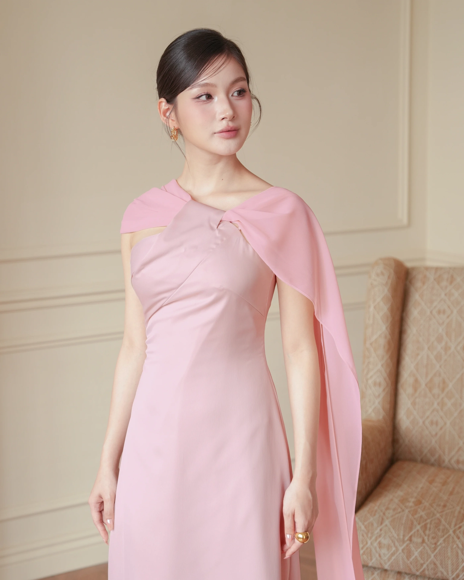 ชุดราตรี ชุดเดรสออกงาน สีชมพู | Anya Twisted Collar Dress