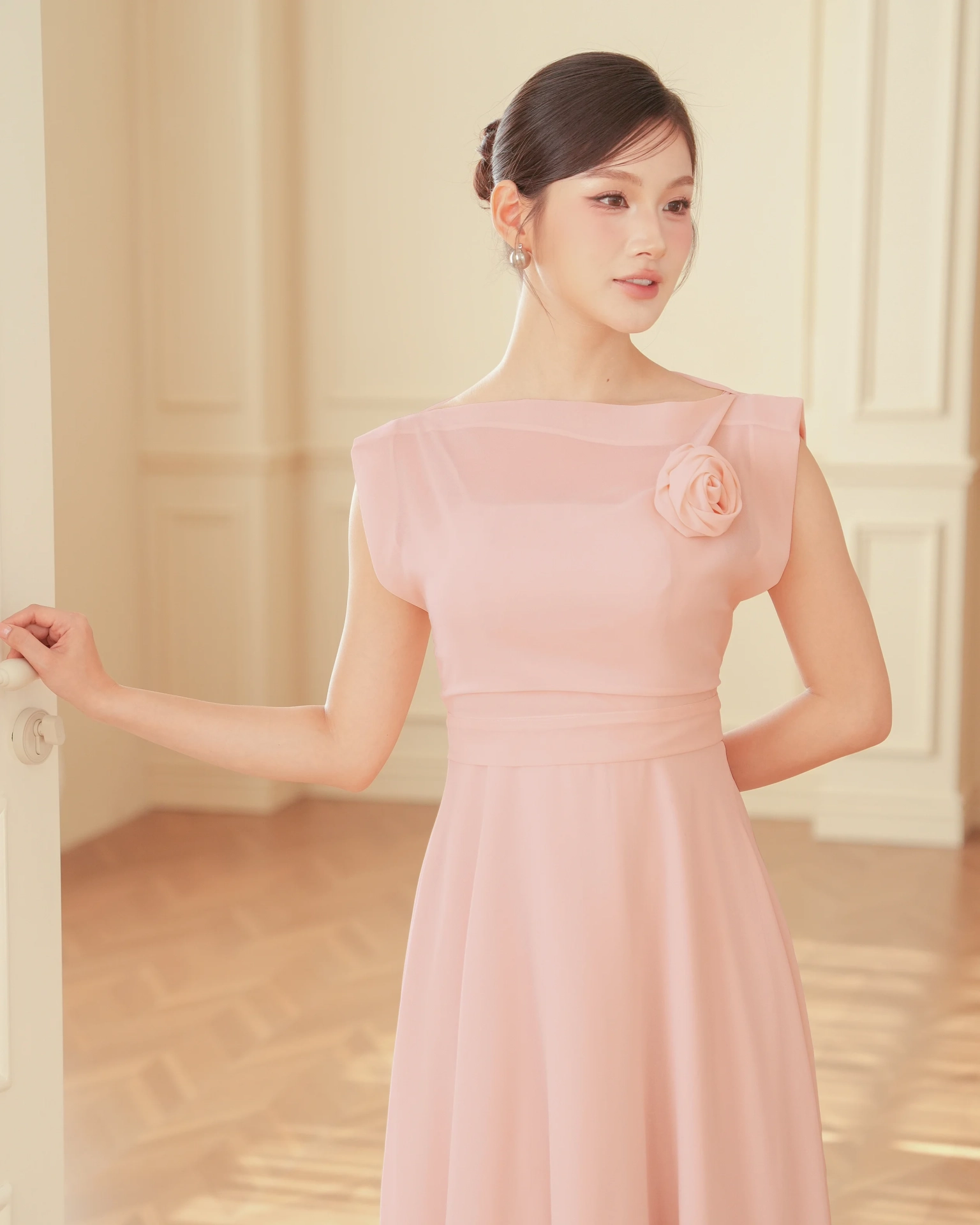 ชุดราตรี ชุดเดรสออกงาน สีชมพู | Vera Flared Midi Dress