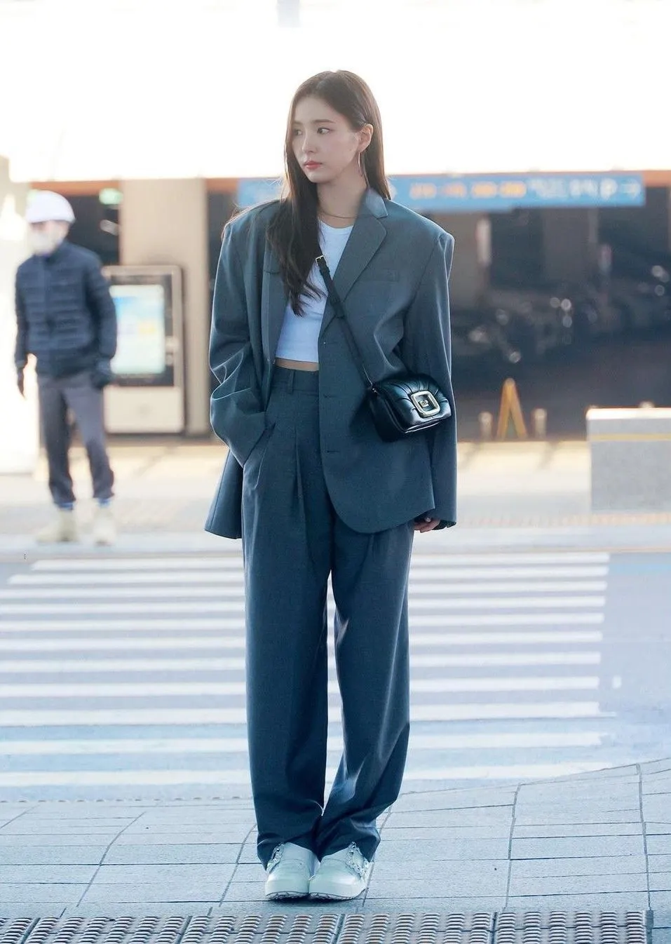 เบลเซอร์ Oversized กับกางเกงที่เข้าชุด