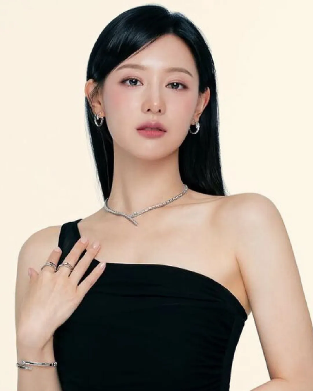 ASYMMETRIC NECKLINE (เปิดไหล่ข้างเดียว) ASYMMETRIC NECKLINE (เปิดไหล่ข้างเดียว)