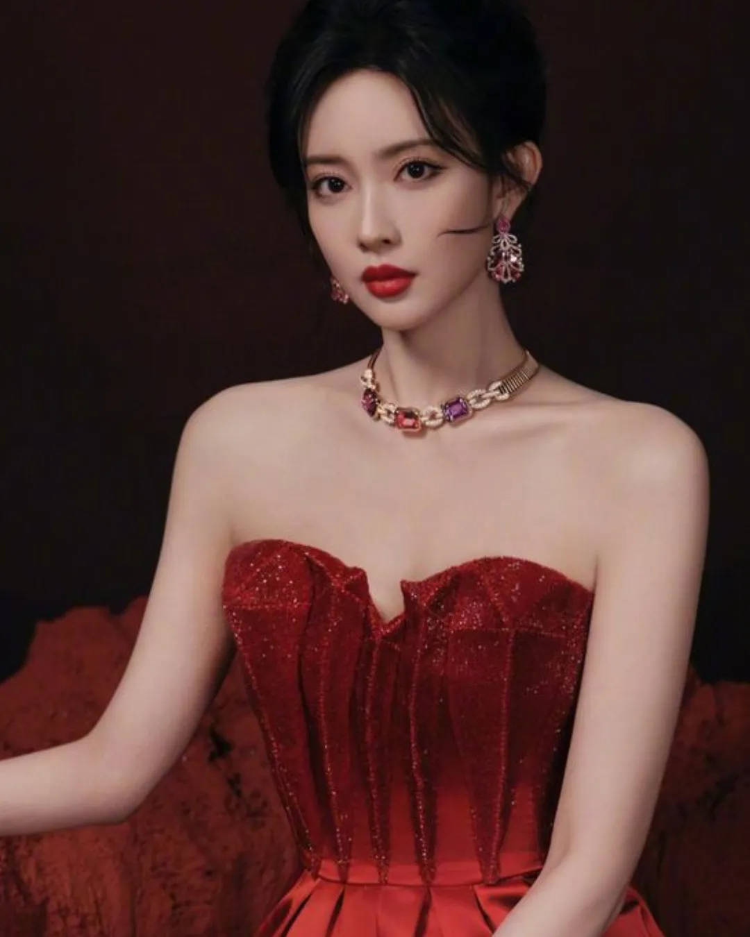 SWEETHEART NECKLINE (คอหัวใจ) SWEETHEART NECKLINE (คอหัวใจ)