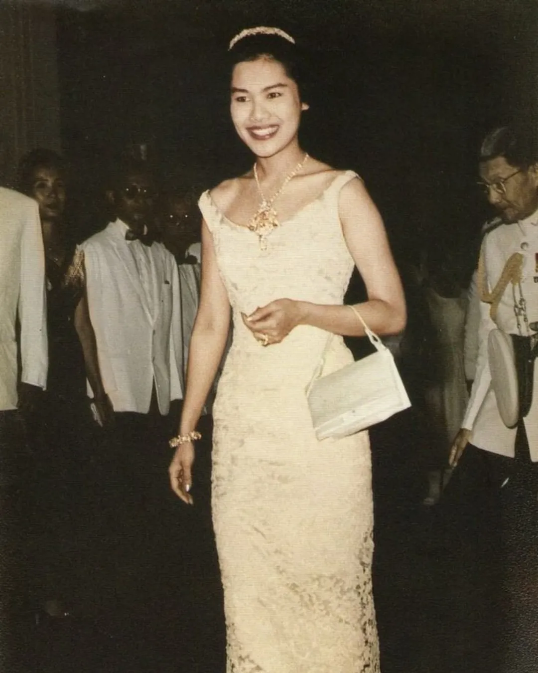 ฉลองพระองค์ สมเด็จพระนางเจ้าสิริกิติ์ พระบรมราชินีนาถ พระบรมราชชนนีพันปีหลวง