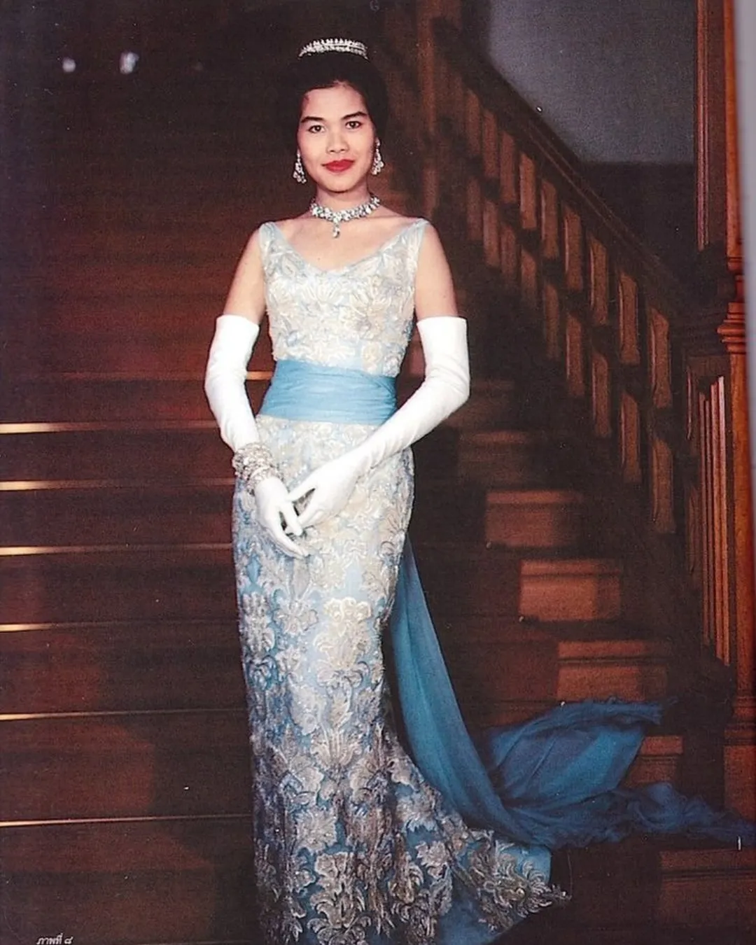 ฉลองพระองค์ สมเด็จพระนางเจ้าสิริกิติ์ พระบรมราชินีนาถ พระบรมราชชนนีพันปีหลวง