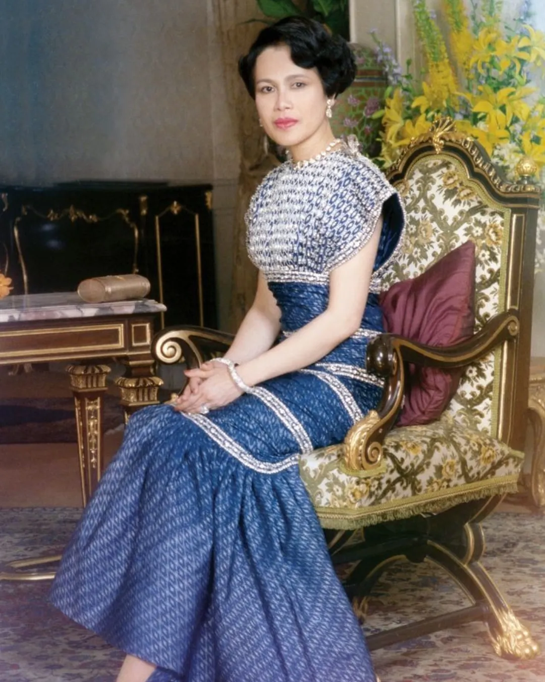 ฉลองพระองค์ สมเด็จพระนางเจ้าสิริกิติ์ พระบรมราชินีนาถ พระบรมราชชนนีพันปีหลวง