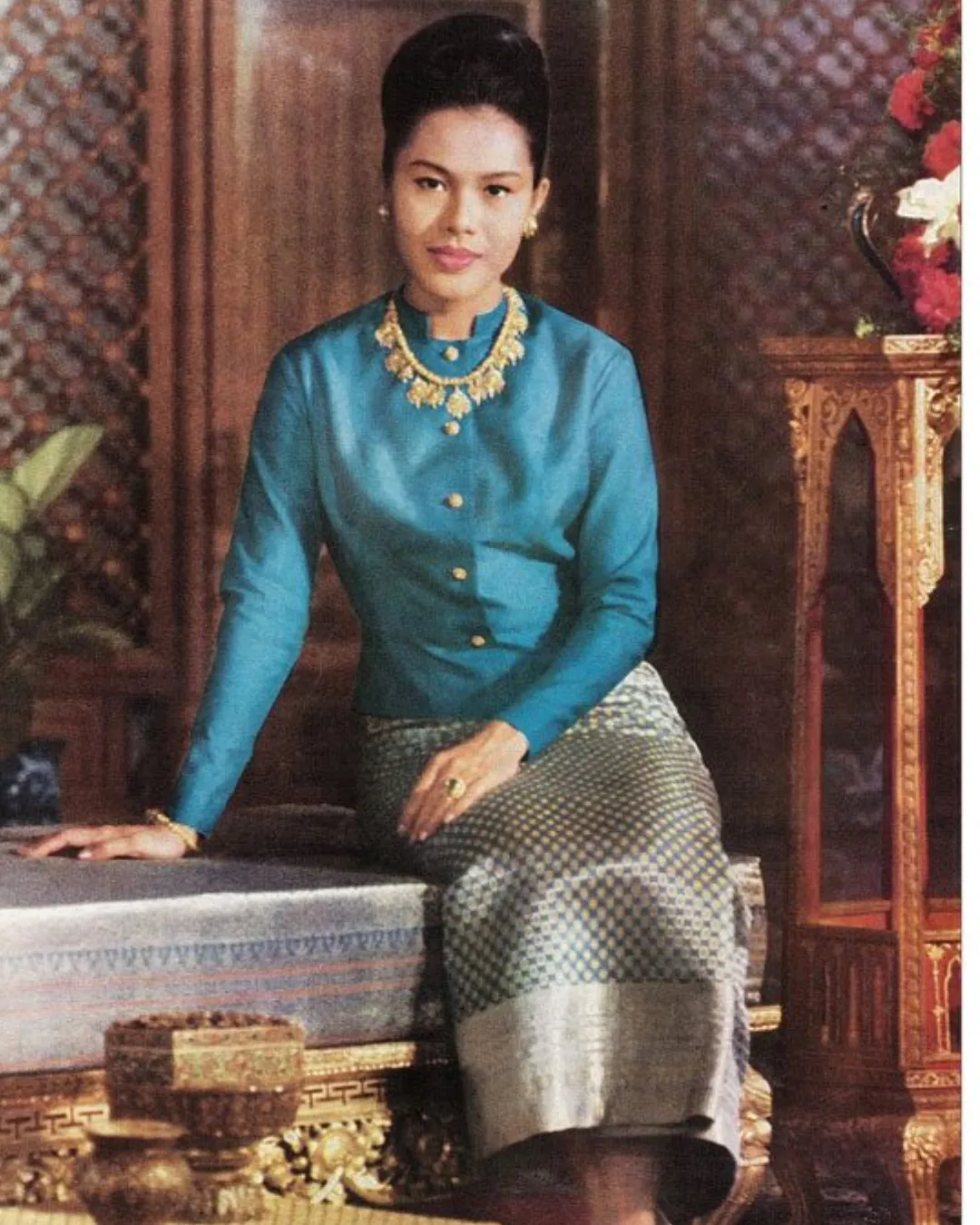 ฉลองพระองค์ สมเด็จพระนางเจ้าสิริกิติ์ พระบรมราชินีนาถ พระบรมราชชนนีพันปีหลวง