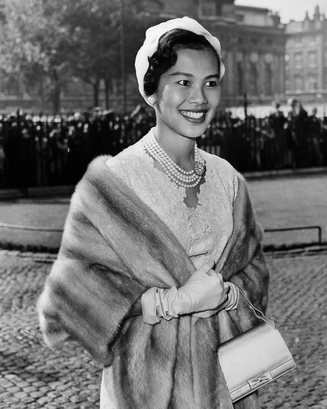ฉลองพระองค์ สมเด็จพระนางเจ้าสิริกิติ์ พระบรมราชินีนาถ พระบรมราชชนนีพันปีหลวง