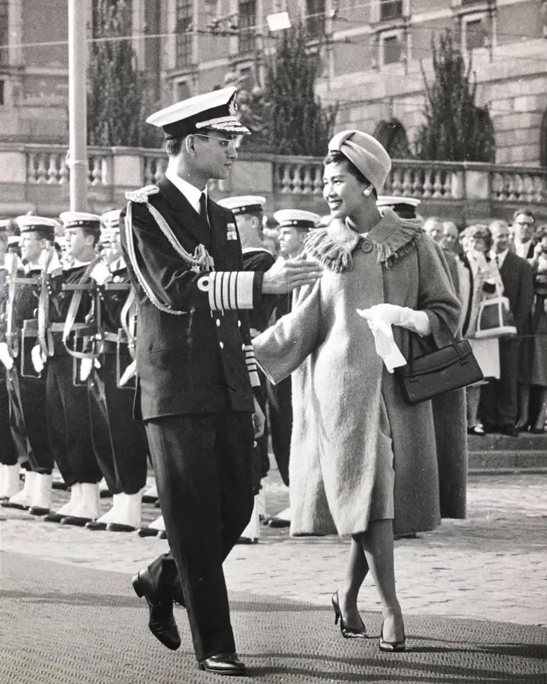 ฉลองพระองค์ สมเด็จพระนางเจ้าสิริกิติ์ พระบรมราชินีนาถ พระบรมราชชนนีพันปีหลวง