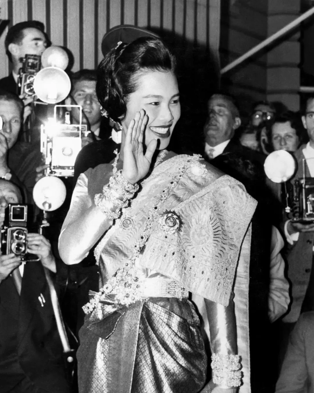 ฉลองพระองค์ สมเด็จพระนางเจ้าสิริกิติ์ พระบรมราชินีนาถ พระบรมราชชนนีพันปีหลวง