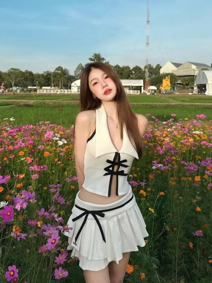 ไอเดีย ชุดไปเที่ยวเชียงใหม่ ชุดเซตเสื้อแขนกุด ประโปรงสั้น